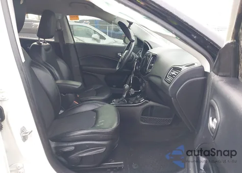 2019 Jeep Compass Altitude 4X4 z USA, uszkodzony, nr VIN 3C4NJDBB7KT648594